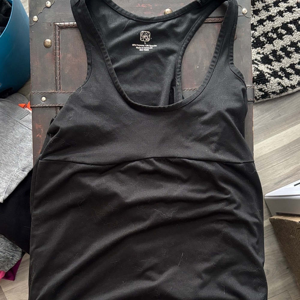 Apana Black Women's workout top size large built in bra